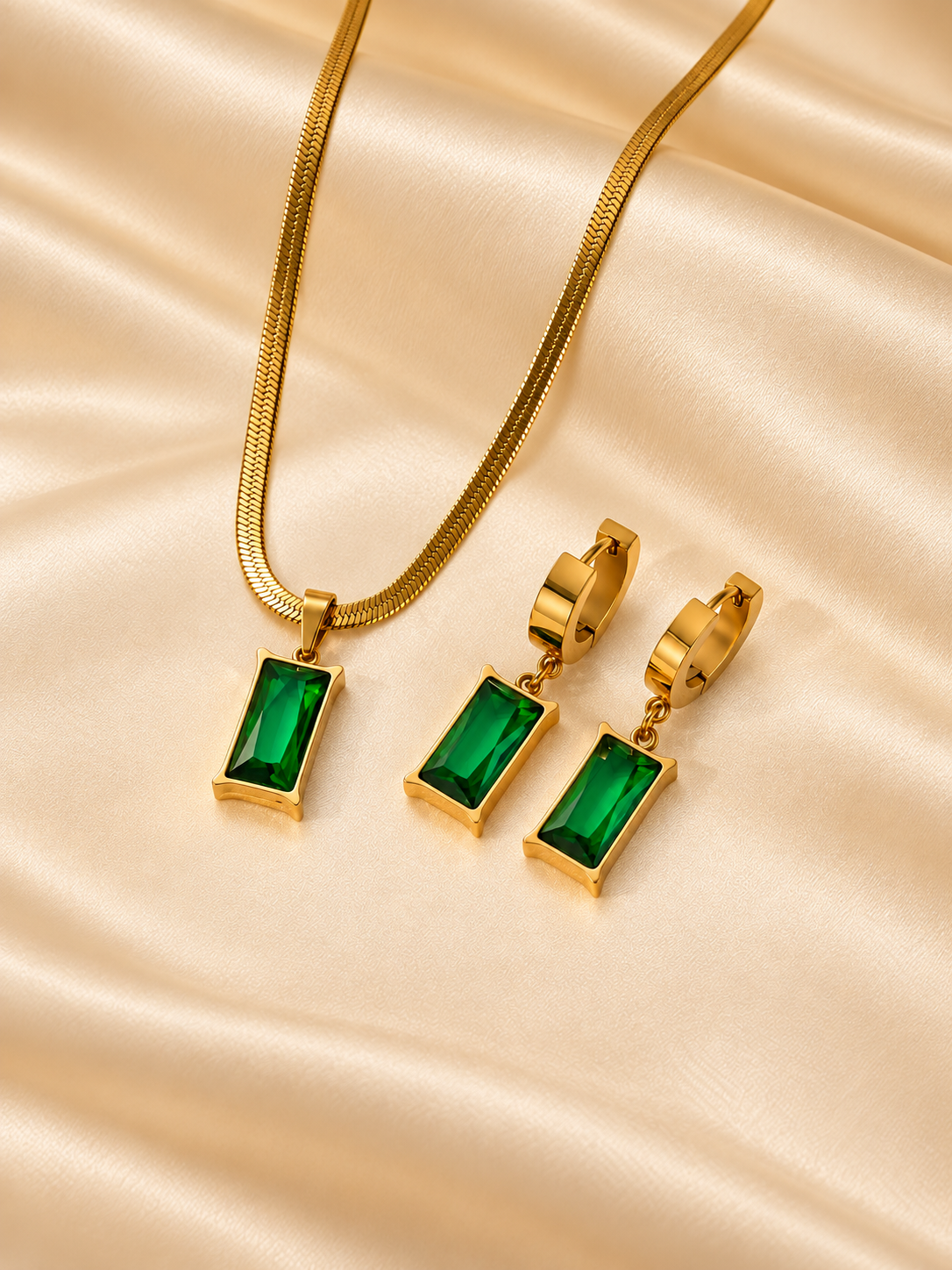 Conjunto Iselotte Verdain Collar y Pendientes